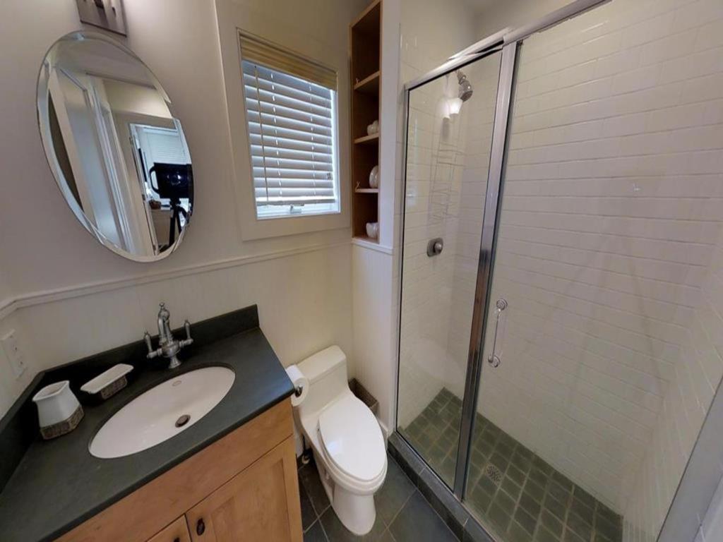 Holiday home Pet Friendly, Single Family, Ocean Front, Elevator, Badges, Wifi, Decks, Chairs, Oceanview, Keurig, Jacuzzi-jet Tub, O-s Shower,